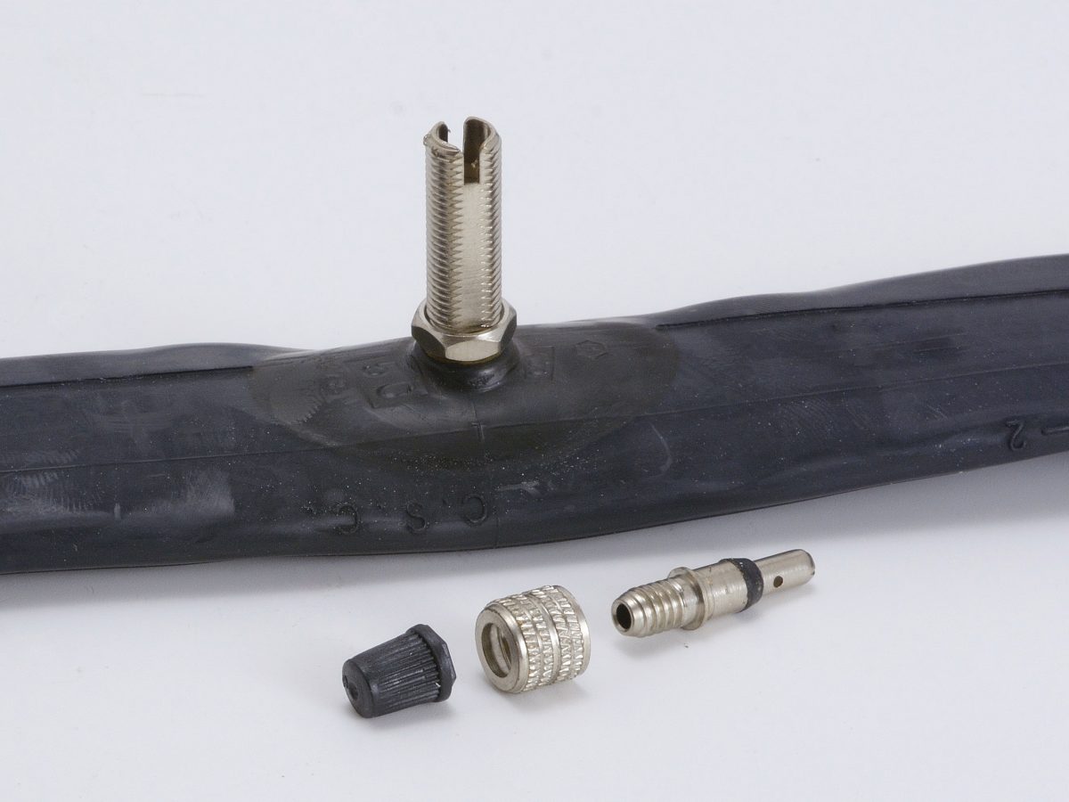 チューブ 22×1.5~1.75 (英式) スペシャルバルブ
