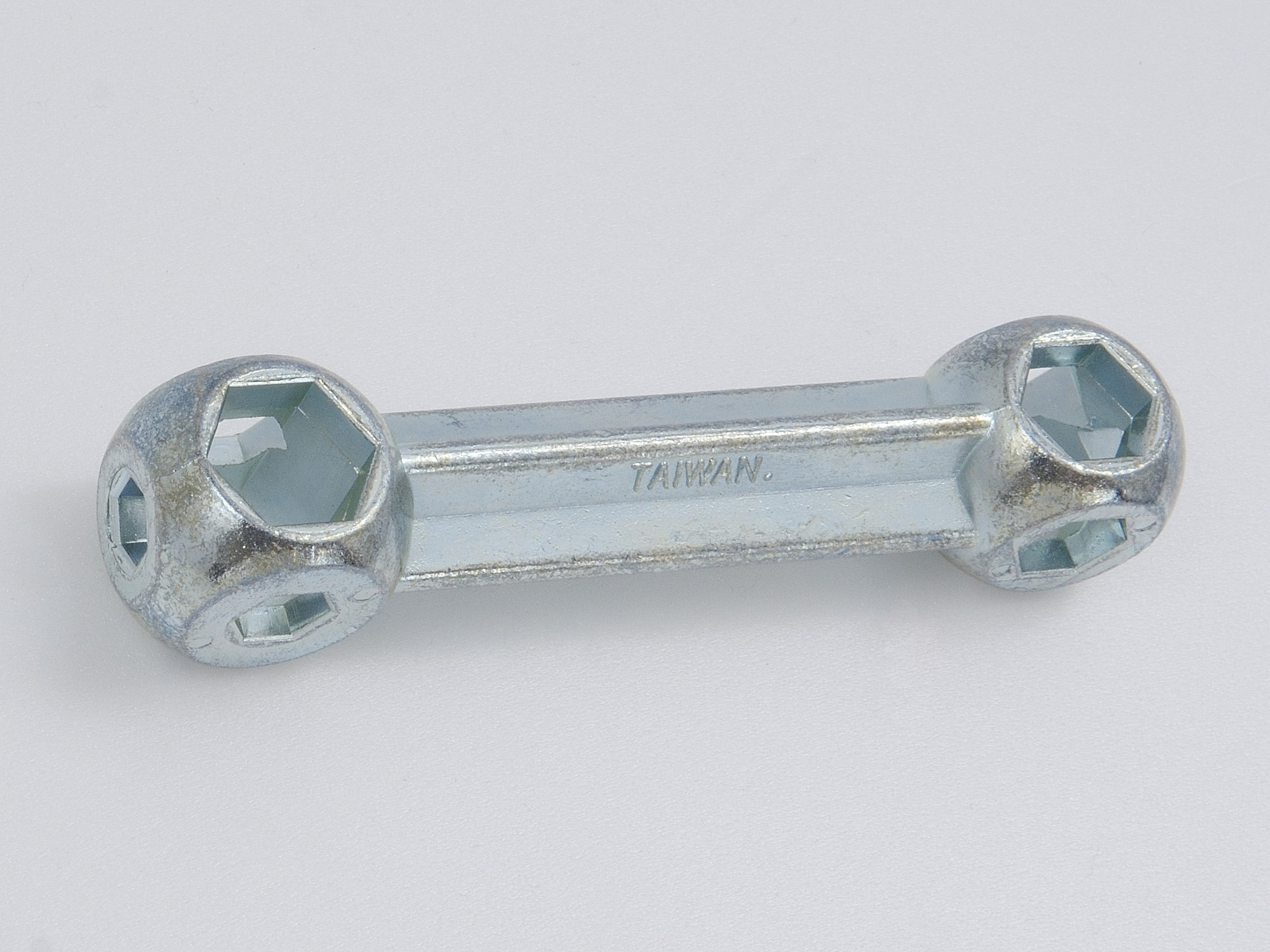 ダンベルレンチ ｜パーツ・用品・自転車商品｜㈱サギサカ