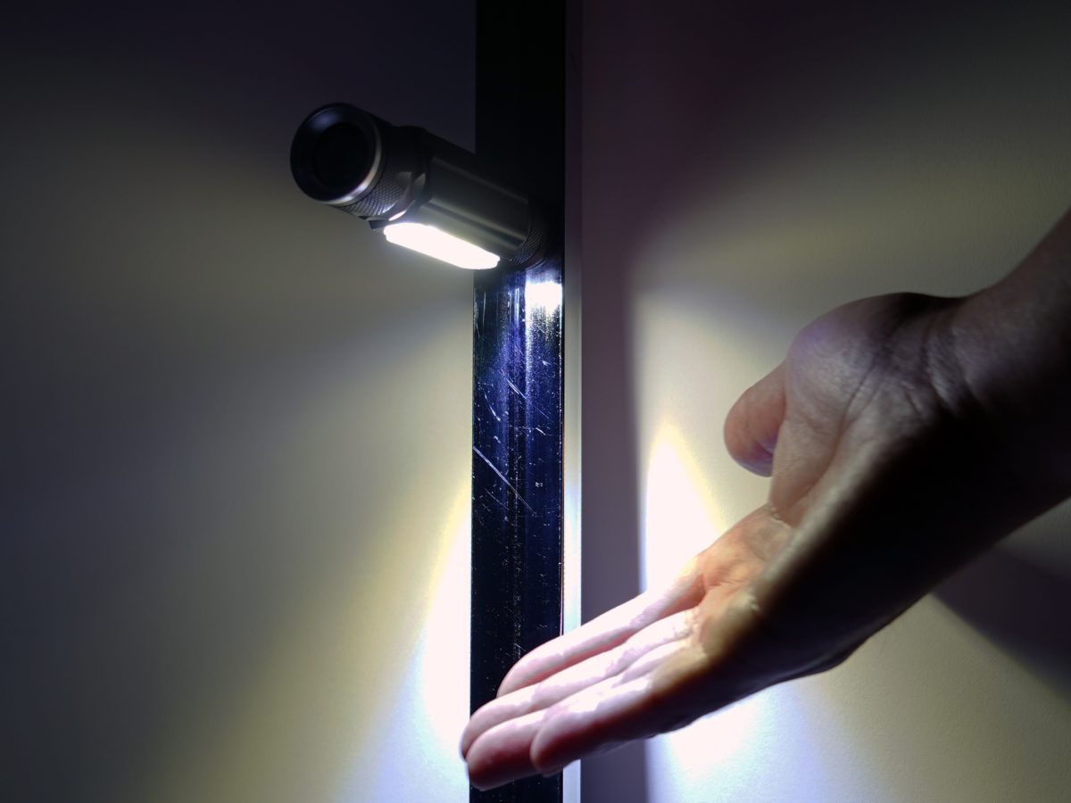 マグネット機能付ハンドルライト