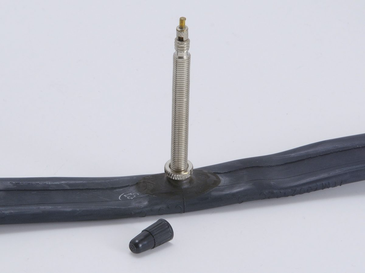 肉厚チューブ 700×25~32C (仏式) バルブ長約60mm